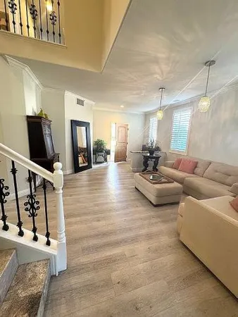 $1,100,000 | 27805 Pine Crest Place, Castaic, CA 91384