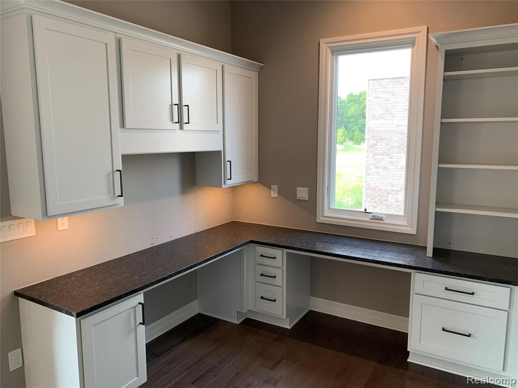 1880 Traceky Rochester Hills, MI 48306 - Photo 9 of 21