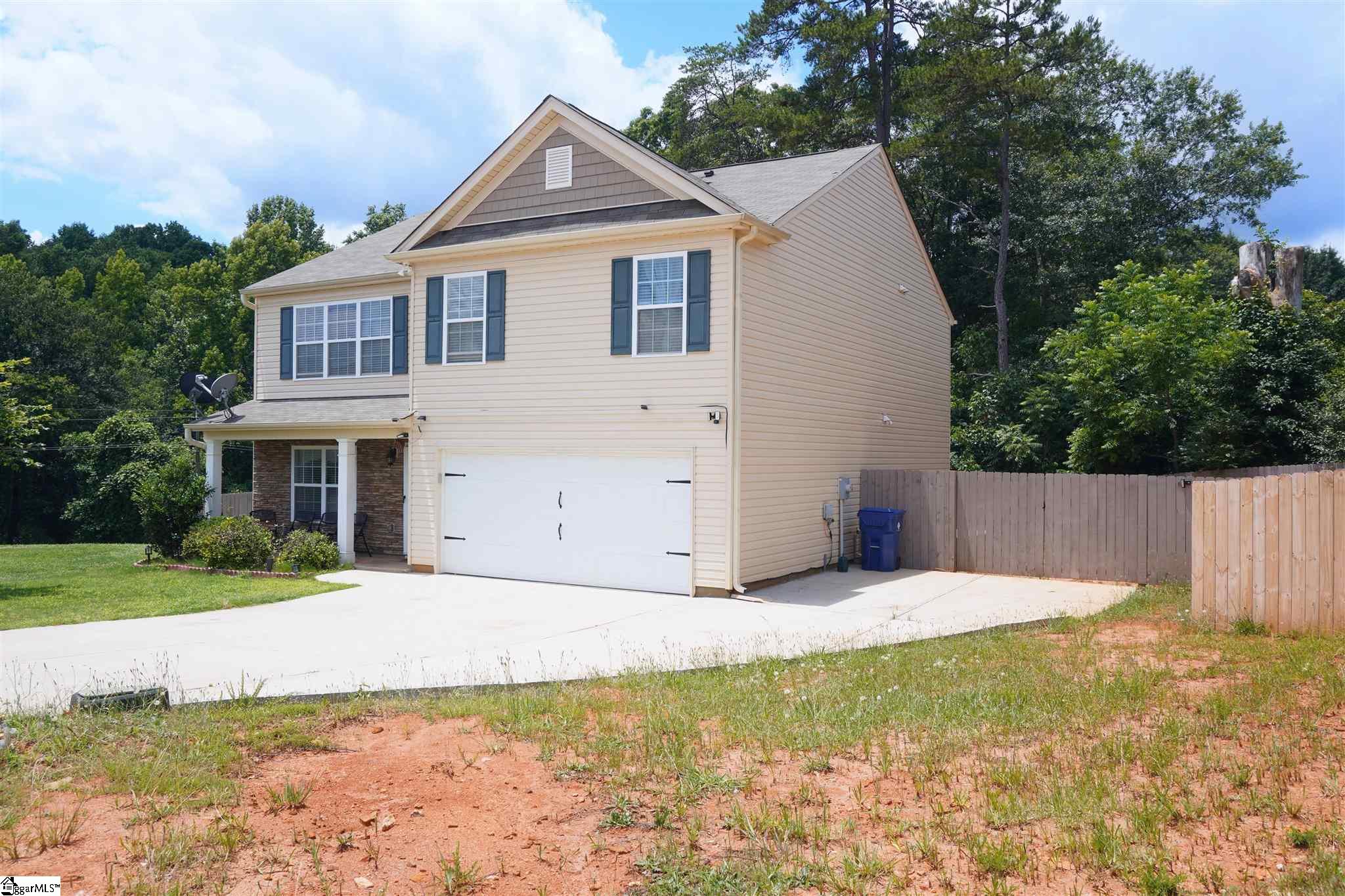 820 Brighton Ridge Court Wellford, SC 29385 - Photo 2 of 24 Gallery Image 2