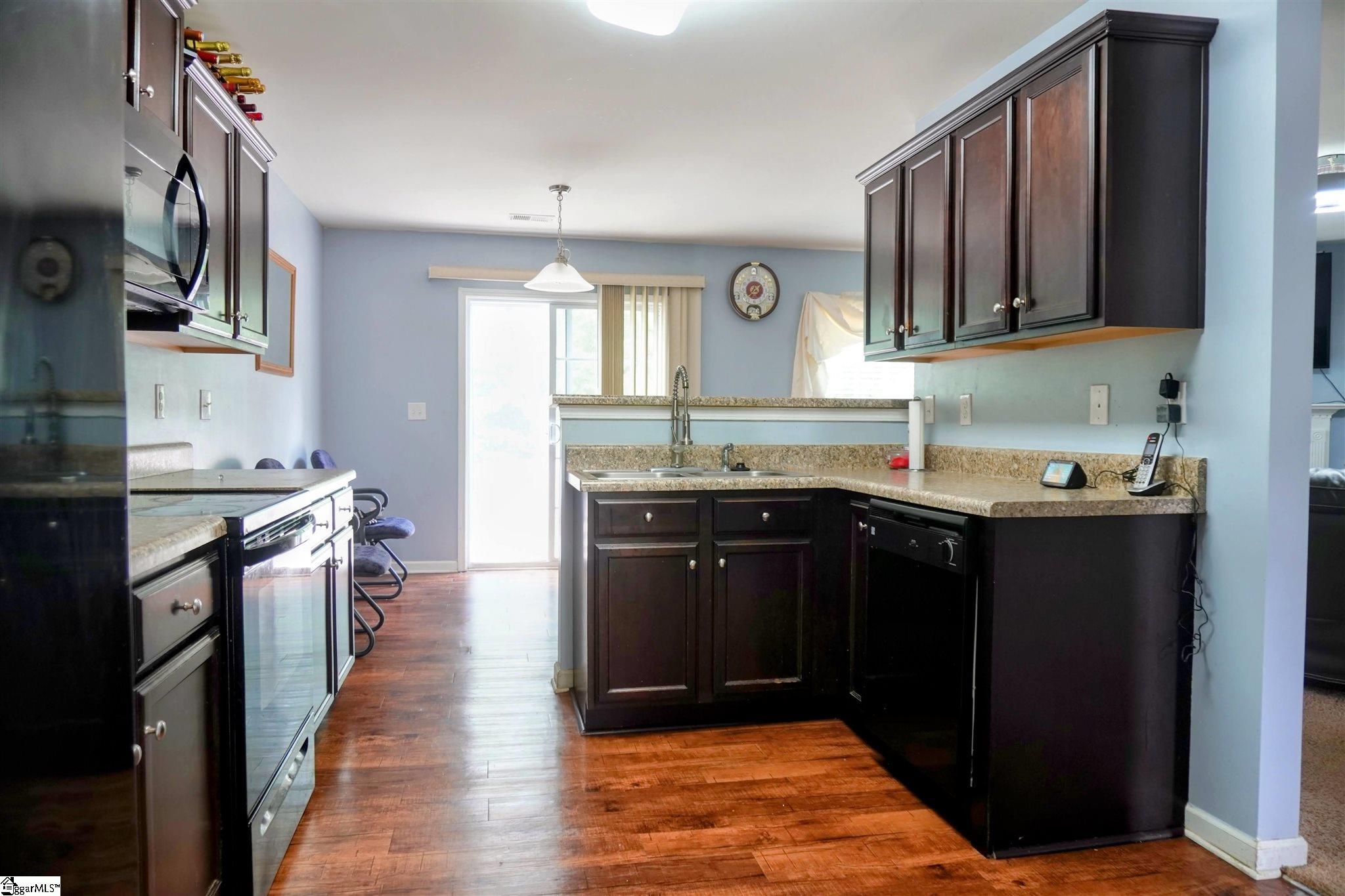 820 Brighton Ridge Court Wellford, SC 29385 - Photo 9 of 24 Gallery Image 9