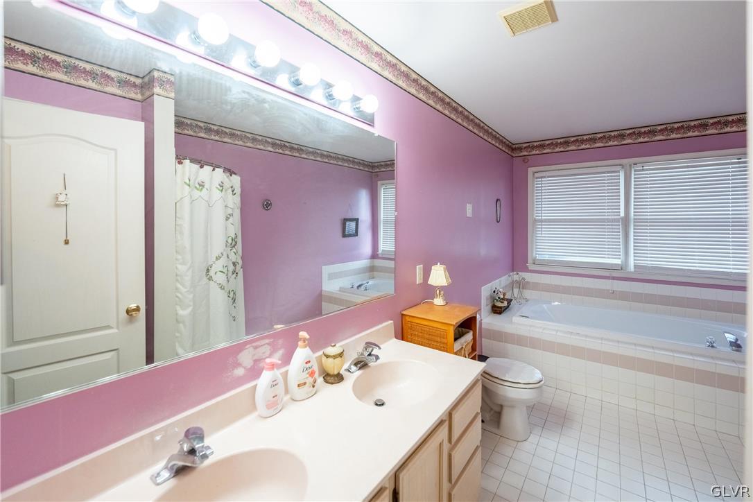 237 Ridings Circle Macungie, PA 18062 - Photo 16 of 27 Gallery Image 16