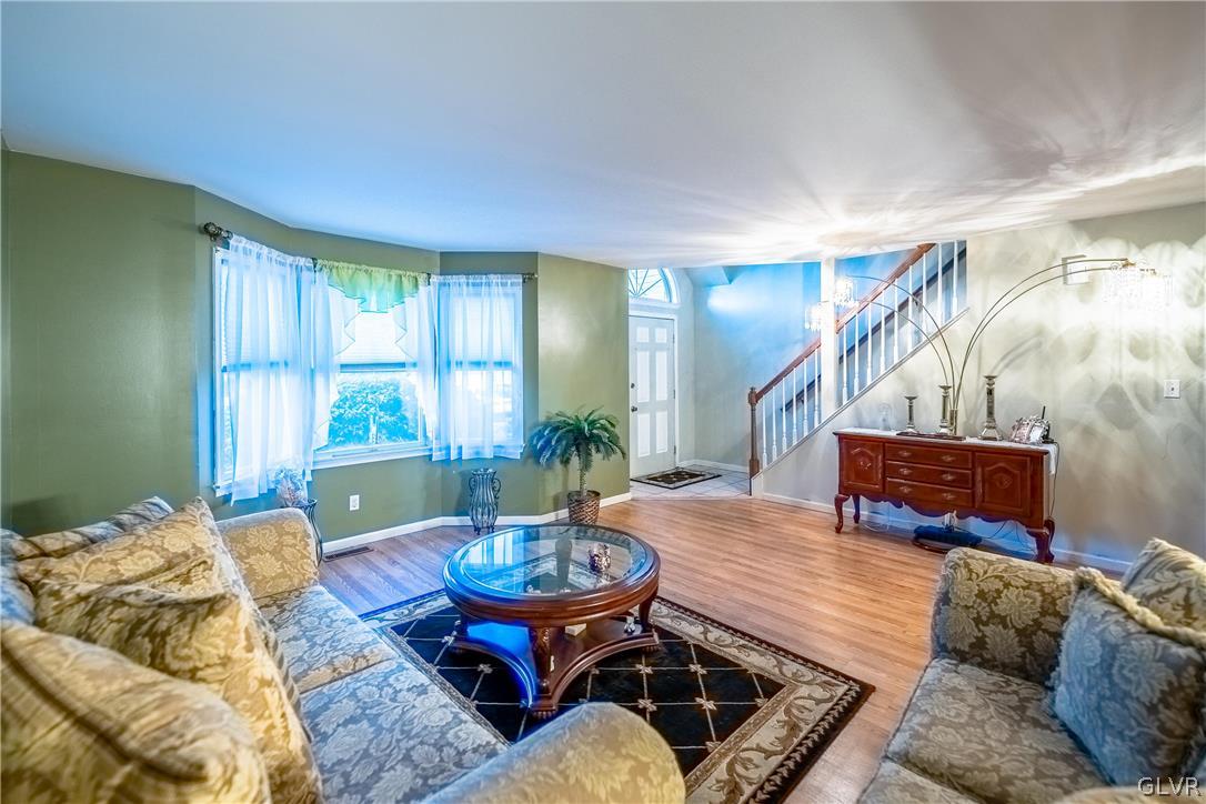 237 Ridings Circle Macungie, PA 18062 - Photo 4 of 27 Gallery Image 4