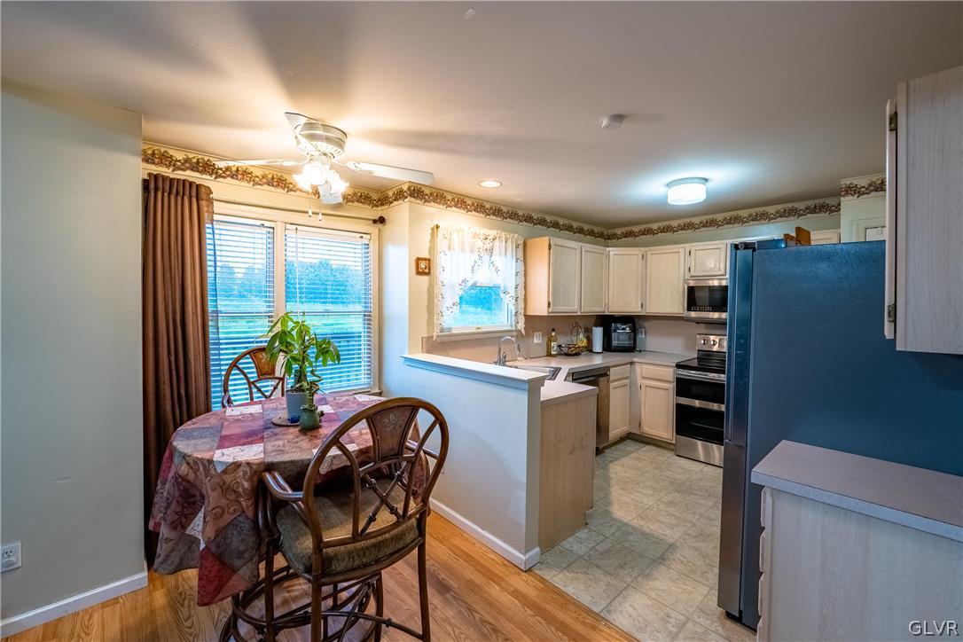 237 Ridings Circle Macungie, PA 18062 - Photo 9 of 27 Gallery Image 9