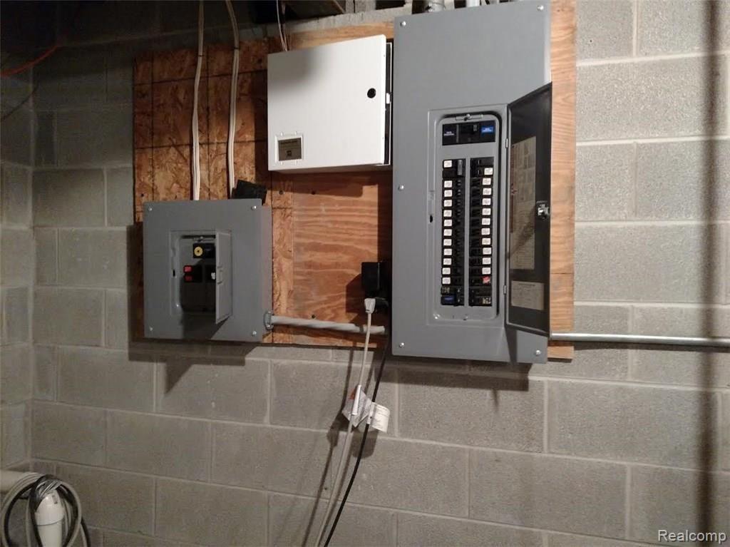 226 Wadhams Road St. Clair, MI 48079 - Photo 25 of 29 Electrical panel