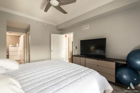 $299,900 | 855 East 22nd Street, Unit 413, Lombard, IL 60148