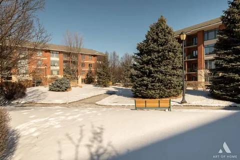 $299,900 | 855 East 22nd Street, Unit 413, Lombard, IL 60148