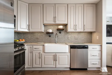 $299,900 | 855 East 22nd Street, Unit 413, Lombard, IL 60148