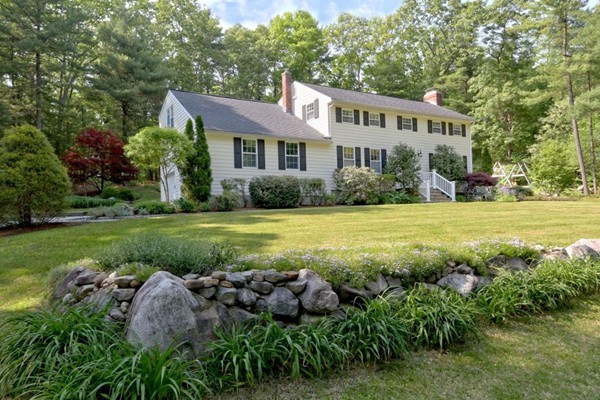 48 Colonial Road Sudbury, MA 01776 - Photo 1 of 24 Gallery Image 1