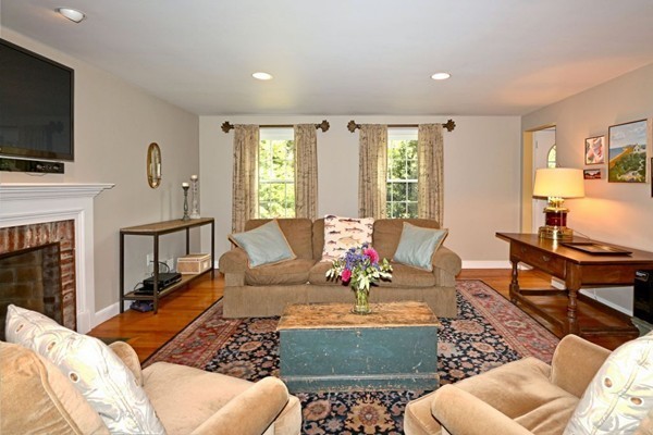 48 Colonial Road Sudbury, MA 01776 - Photo 3 of 24 Gallery Image 3