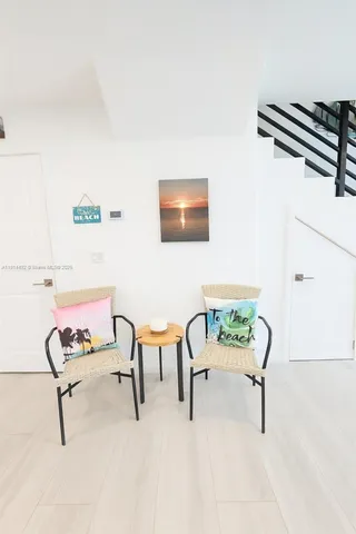 a view of livingroom with furniture