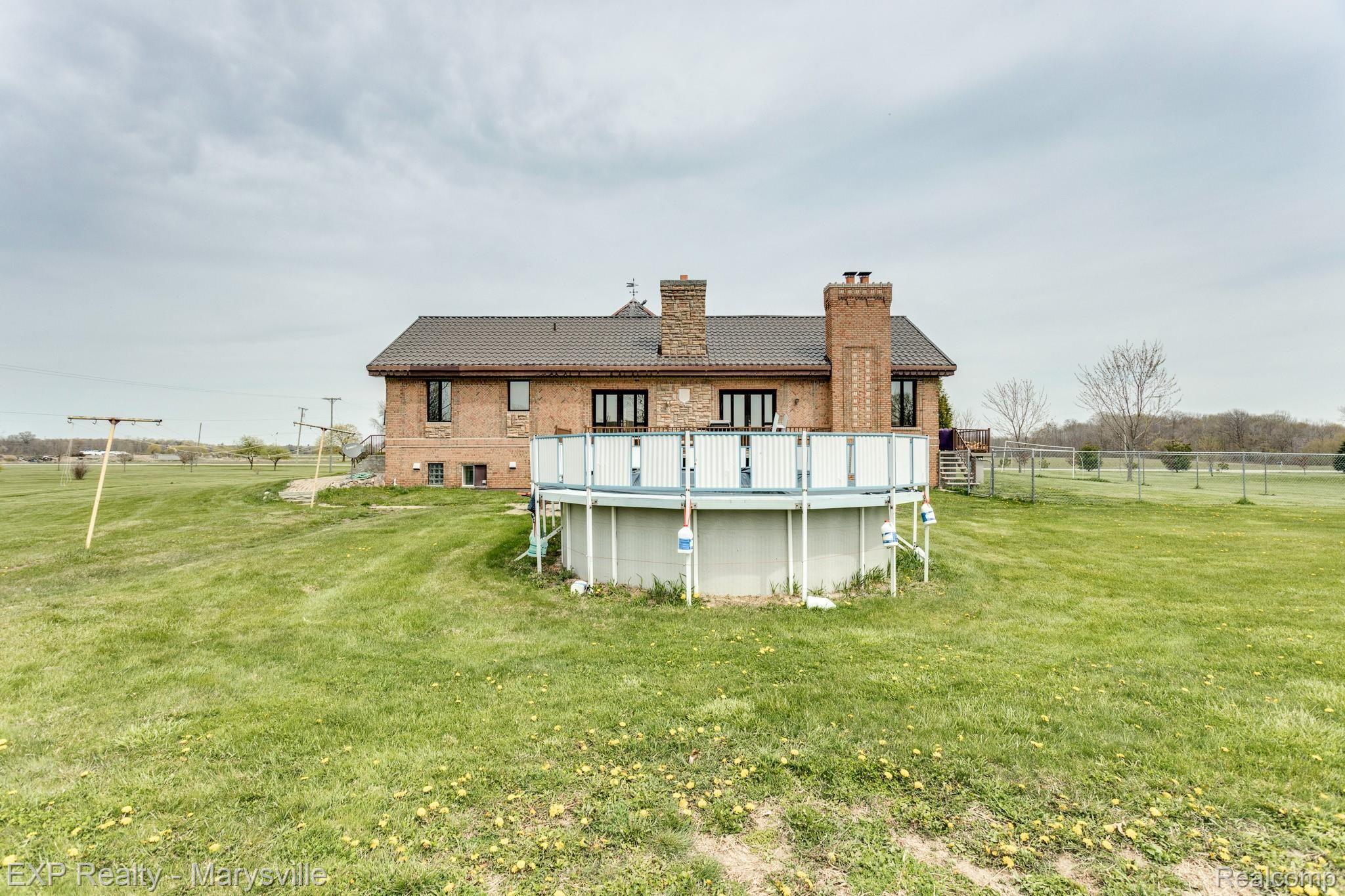 8833 Wildcat Road Jeddo, MI 48032 - Photo 12 of 56 8833 Wildcat Rd (13 of 61).jpg