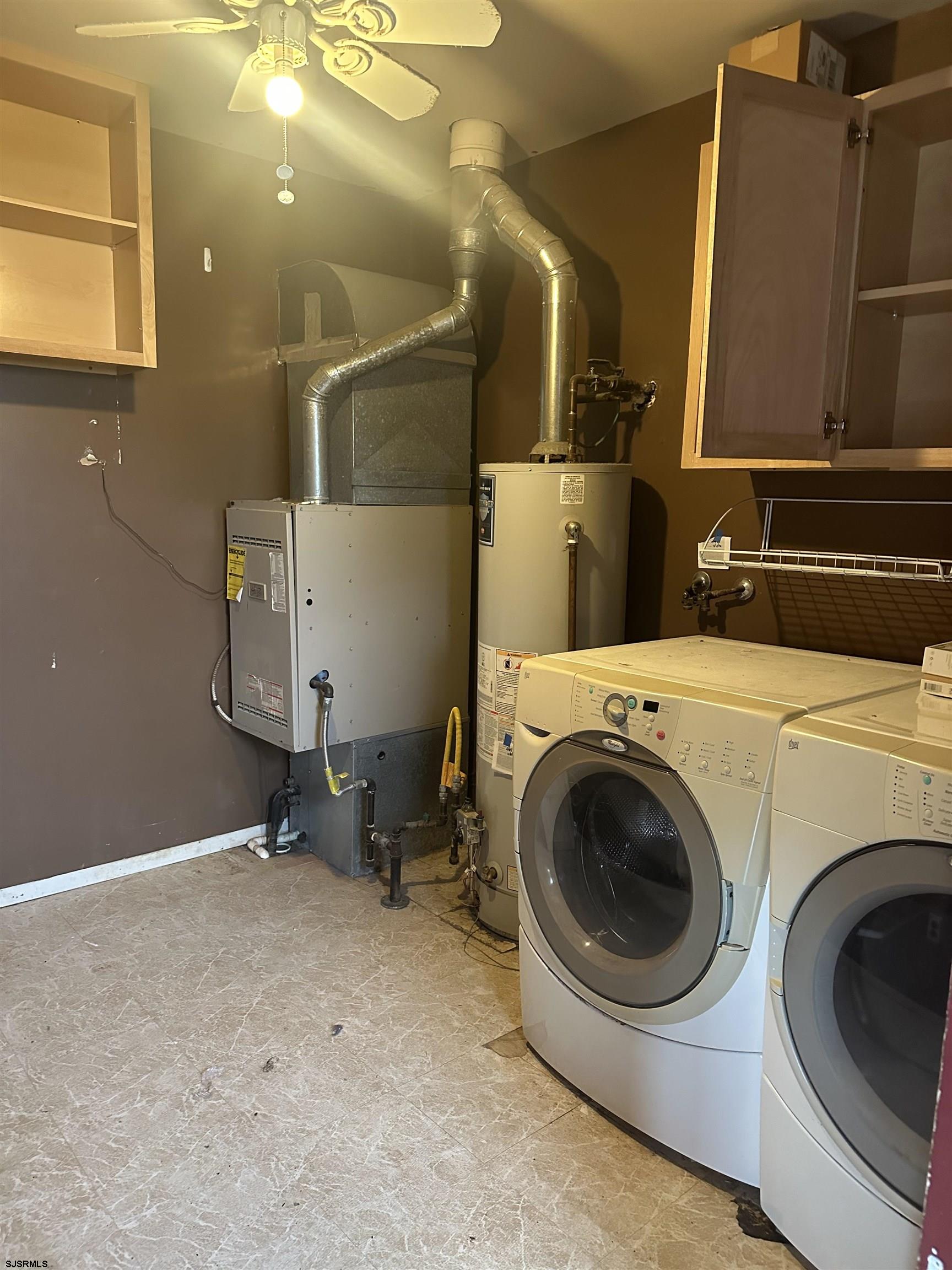 968 Hazelwood Road Toms River, NJ 08753 - Photo 15 of 25 a utility room with dryer and washer