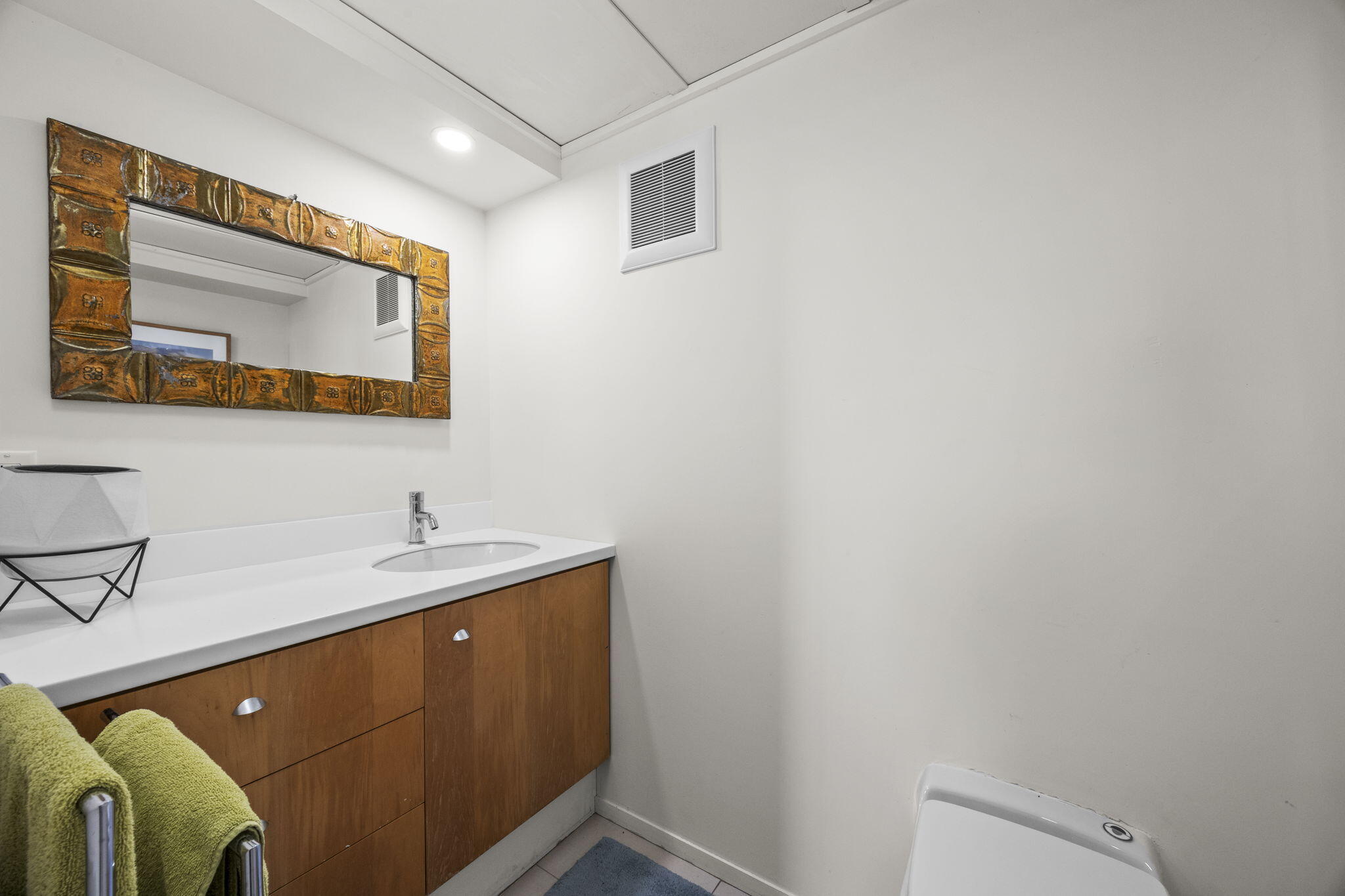 9 Thistlemore Road Provincetown, MA 02657 - Photo 13 of 47 1000014912