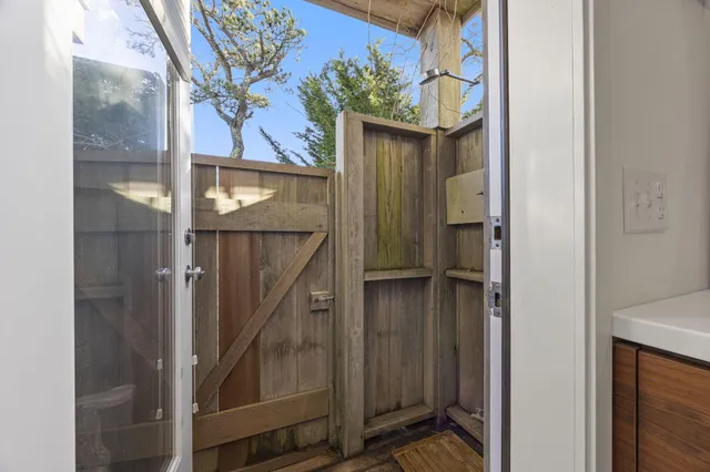 $2,495,000 | 9 Thistlemore Road, Provincetown, MA 02657