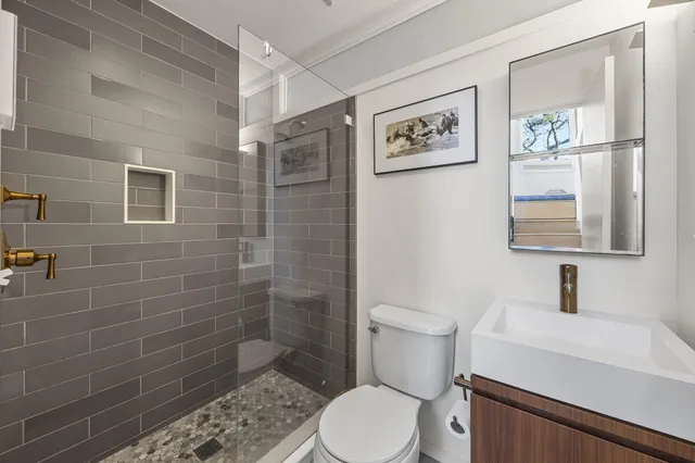 $2,495,000 | 9 Thistlemore Road, Provincetown, MA 02657