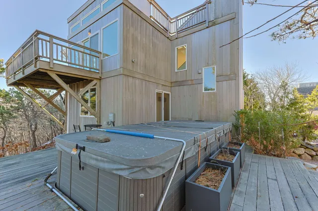 $2,495,000 | 9 Thistlemore Road, Provincetown, MA 02657