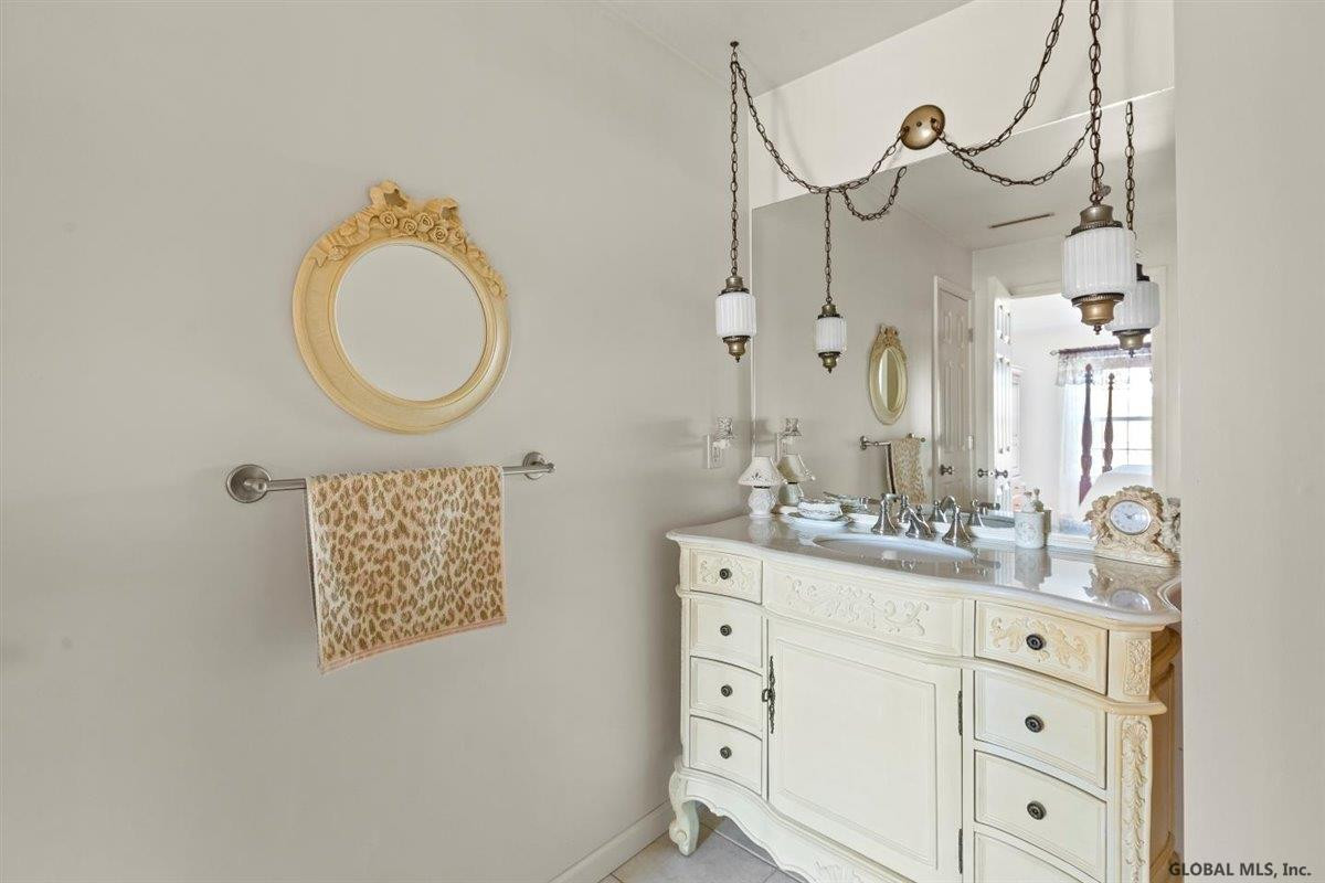 409 Cedar Rensselaer, NY 12144 - Photo 18 of 34 Photo 18
