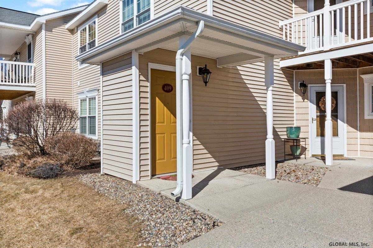 409 Cedar Rensselaer, NY 12144 - Photo 2 of 34 Photo 2