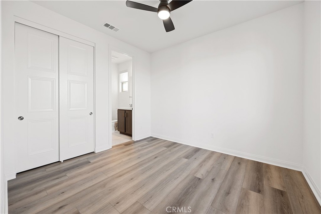 39673 Sagewood Ridge Temecula, CA 92591 - Photo 15 of 74 Private main floor bed and bath