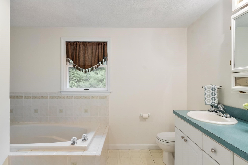 14 Millers Farm Road Billerica, MA 01821 - Photo 22 of 36