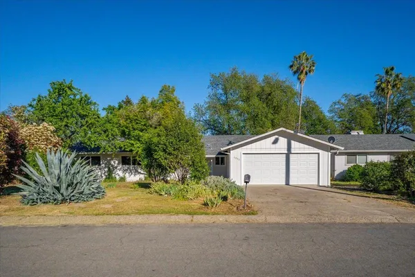 $405,000 | 1953 Cameo Court, Redding, CA 96002