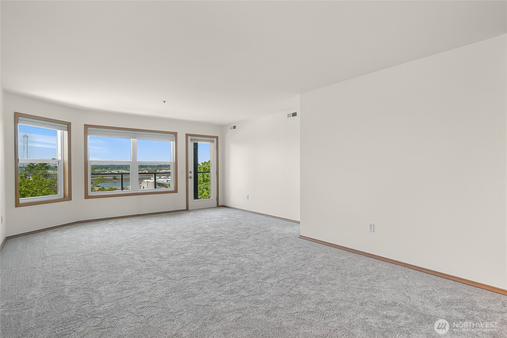 705 North State Street, Unit 301 Bellingham, WA 98225 - Photo 7 of 31