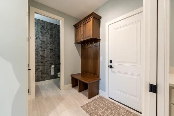 $989,900 | 5127 Oak Rdg Court, Bettendorf, IA 52722