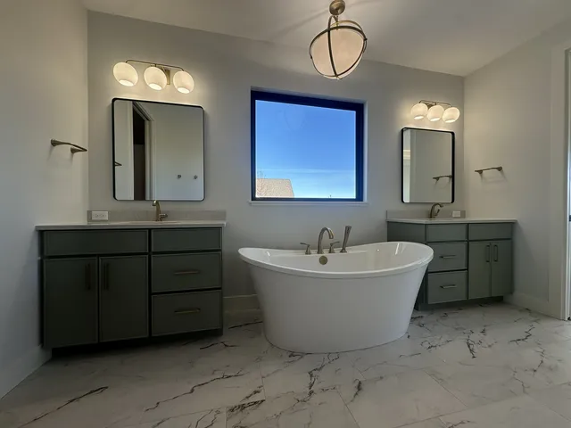 $989,900 | 5127 Oak Rdg Court, Bettendorf, IA 52722