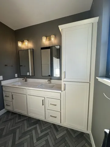 $989,900 | 5127 Oak Rdg Court, Bettendorf, IA 52722