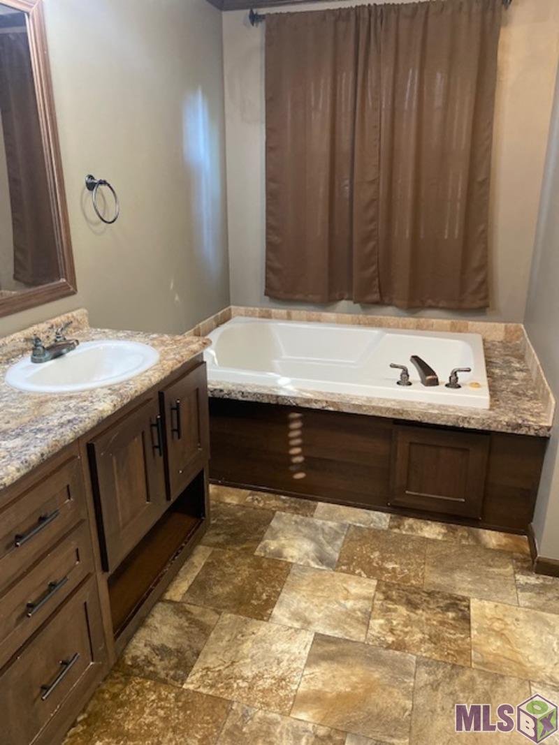 17009 Marty Low Road Prairieville, LA 70769 - Photo 28 of 34 Gallery Image 28