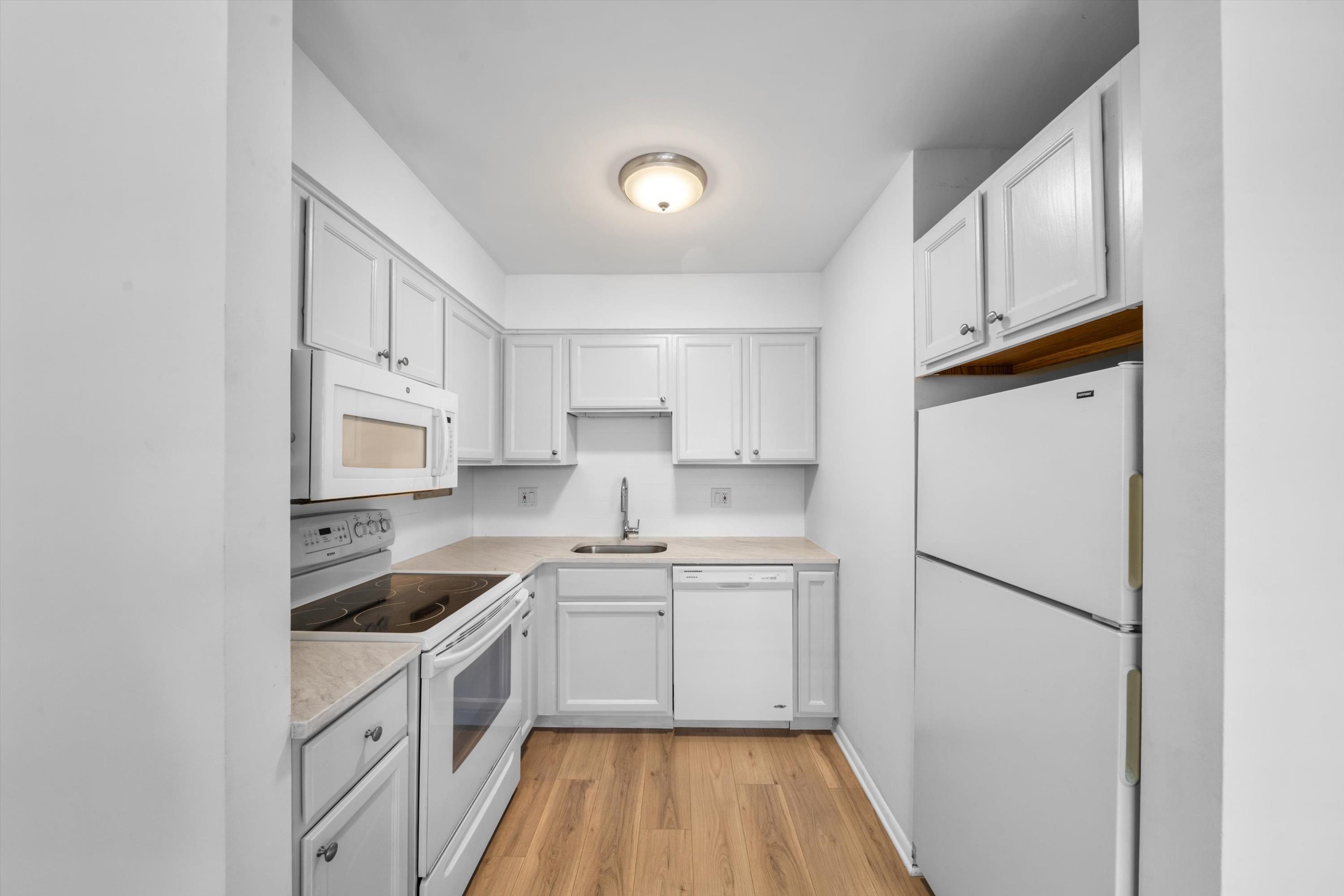 127 40th Street, Unit 1F Sea Isle City, NJ 08243 - Photo 12 of 28 Gallery Image 12