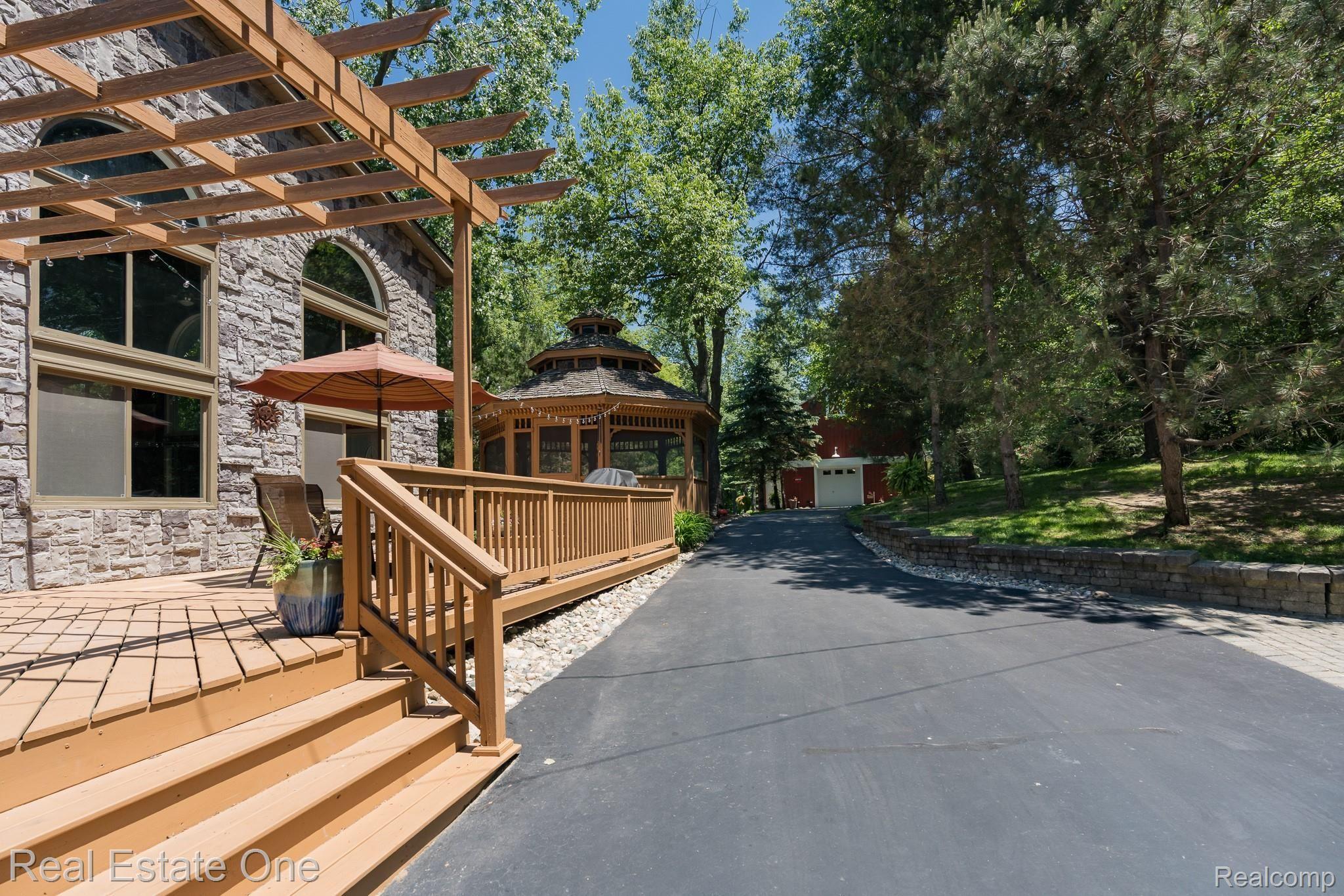 4245 Collins Road Rochester, MI 48306 - Photo 5 of 70 Collins MLS-W025.jpg