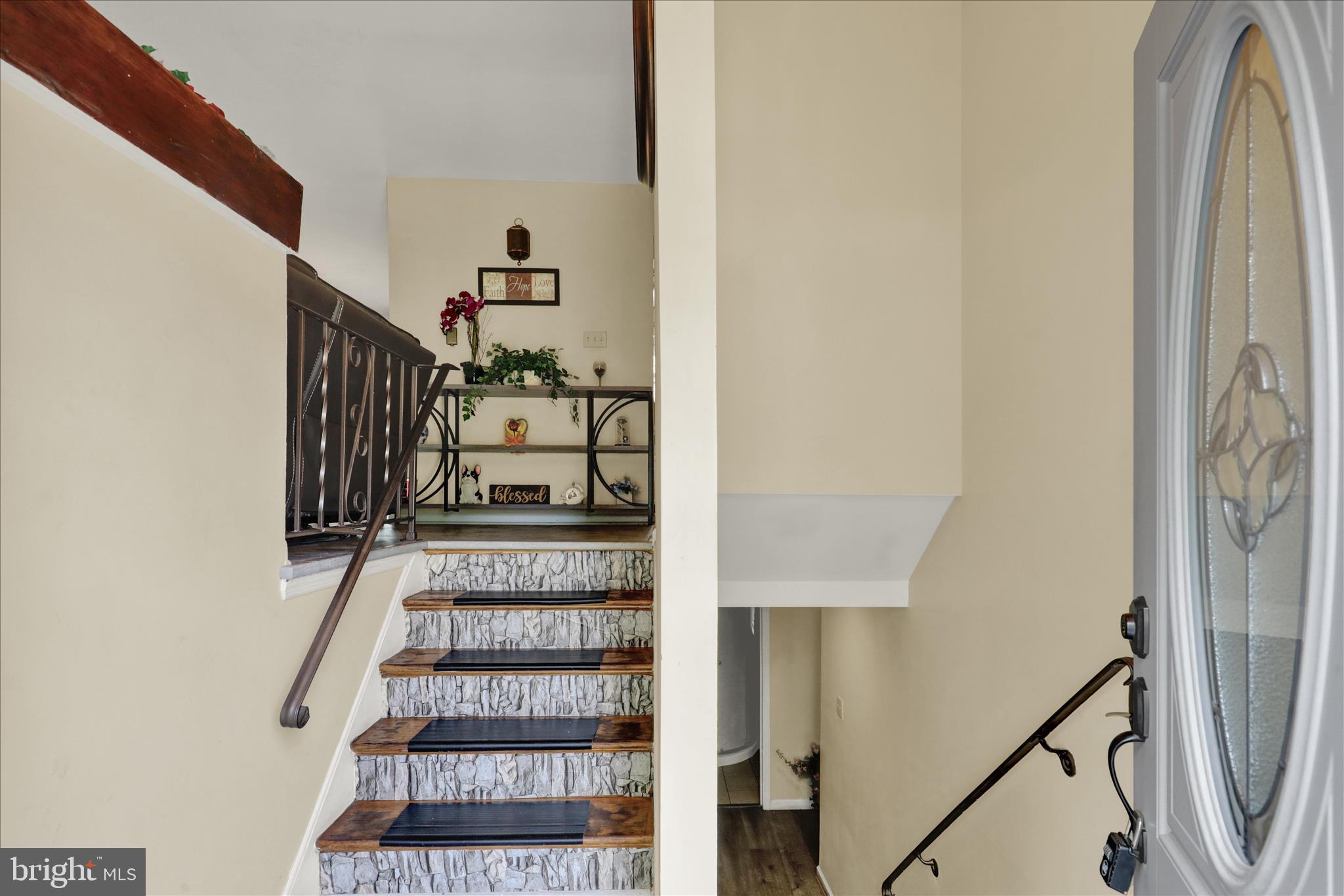 3020 Elm Road Reading, PA 19605 - Photo 6 of 32 Welcoming Foyer