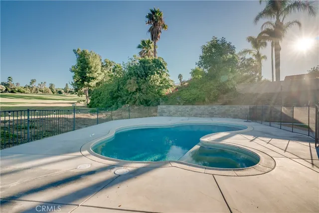 $925,000 | 1450 VÃa Vallarta, Riverside, CA 92506