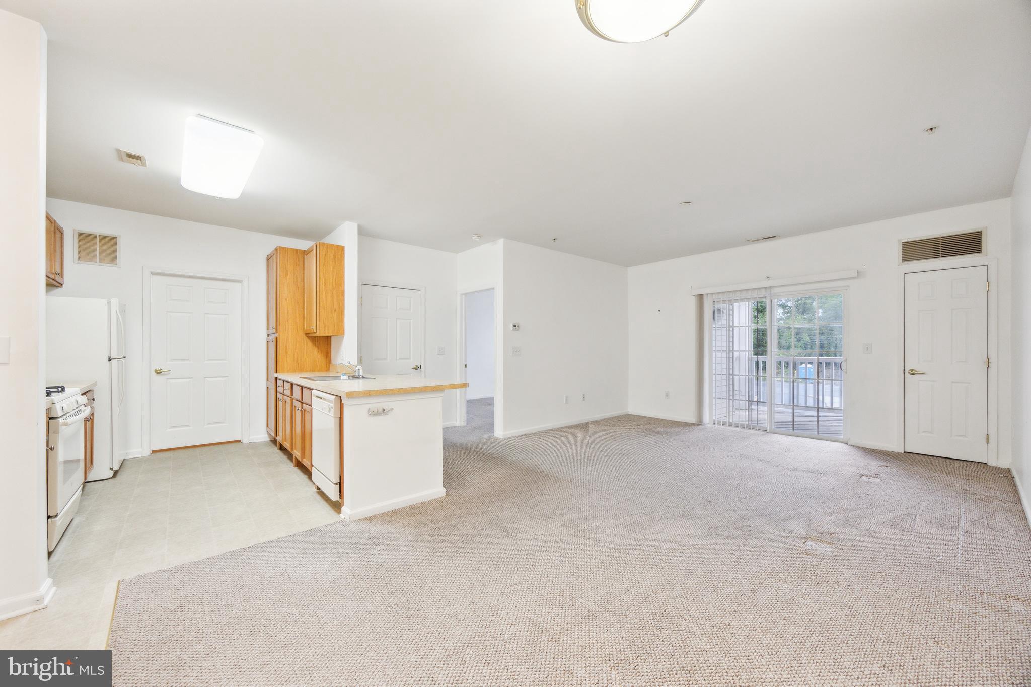 522 Highland Estates Clementon, NJ 08021 - Photo 2 of 15