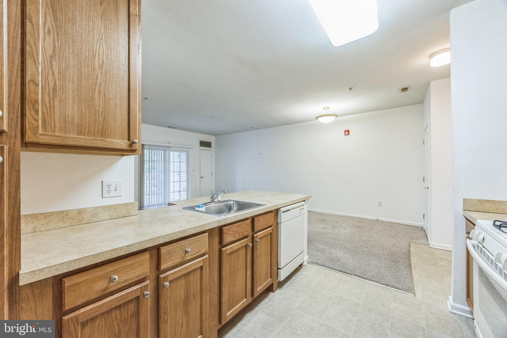 522 Highland Estates Clementon, NJ 08021 - Photo 7 of 15