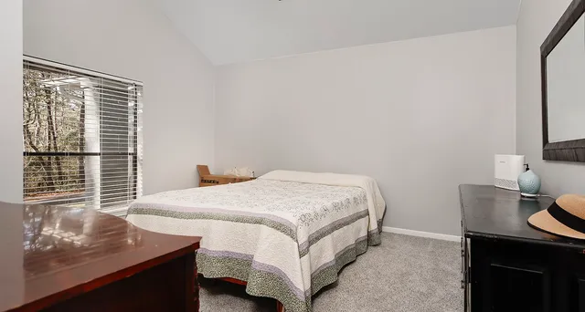 $725,000 | 44 Lake Forest Circle, Conroe, TX 77384