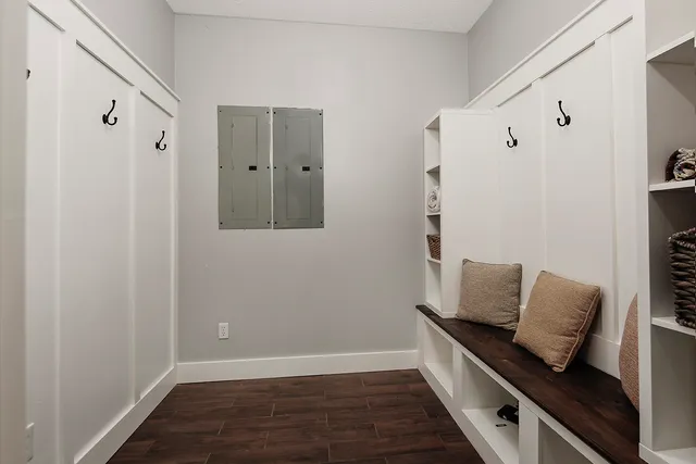 $725,000 | 44 Lake Forest Circle, Conroe, TX 77384