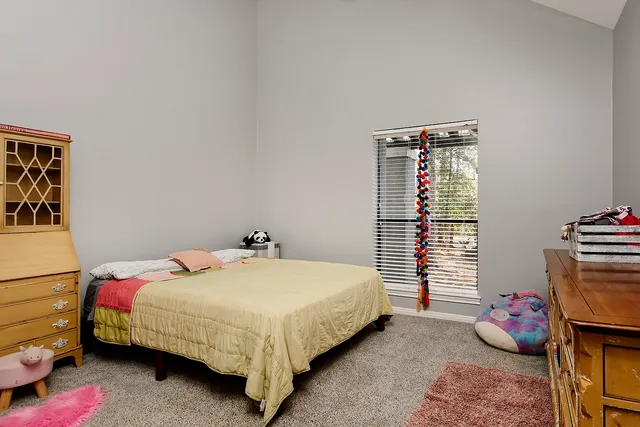 $725,000 | 44 Lake Forest Circle, Conroe, TX 77384