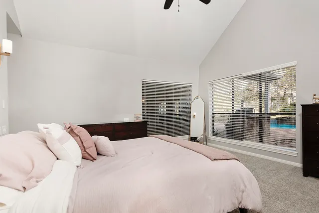 $725,000 | 44 Lake Forest Circle, Conroe, TX 77384