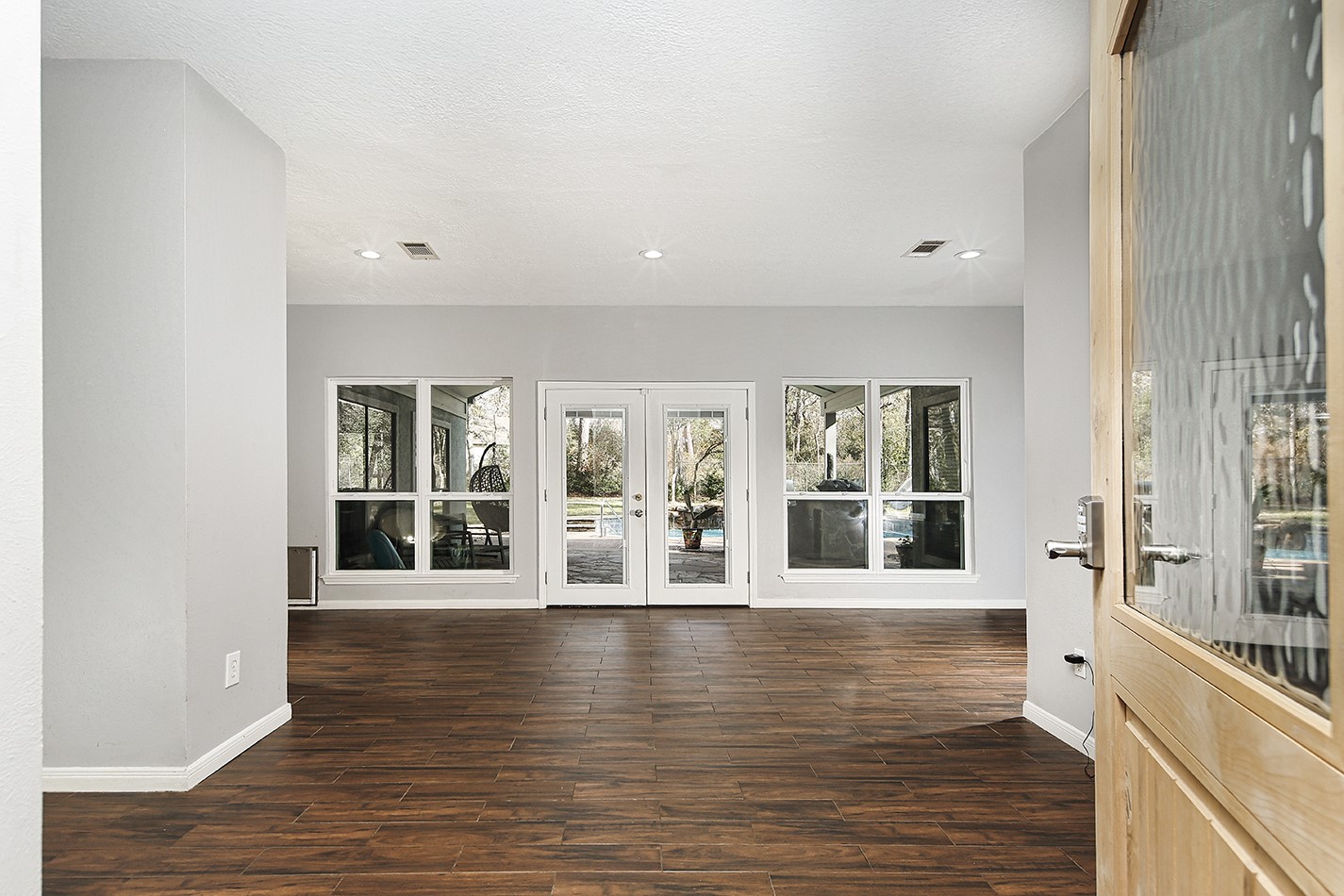 44 Lake Forest Circle Conroe, TX 77384 - Photo 3 of 45