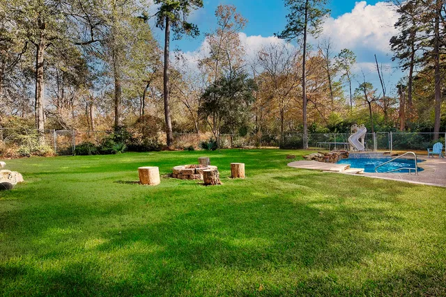 $725,000 | 44 Lake Forest Circle, Conroe, TX 77384