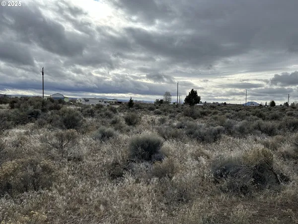 a view of a sky view
