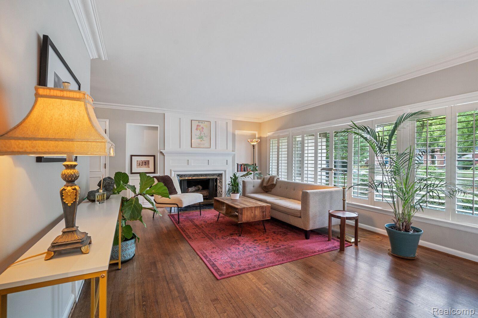 1548 North Renaud Road Grosse Pointe, MI 48236 - Photo 4 of 40 Gallery Image 4