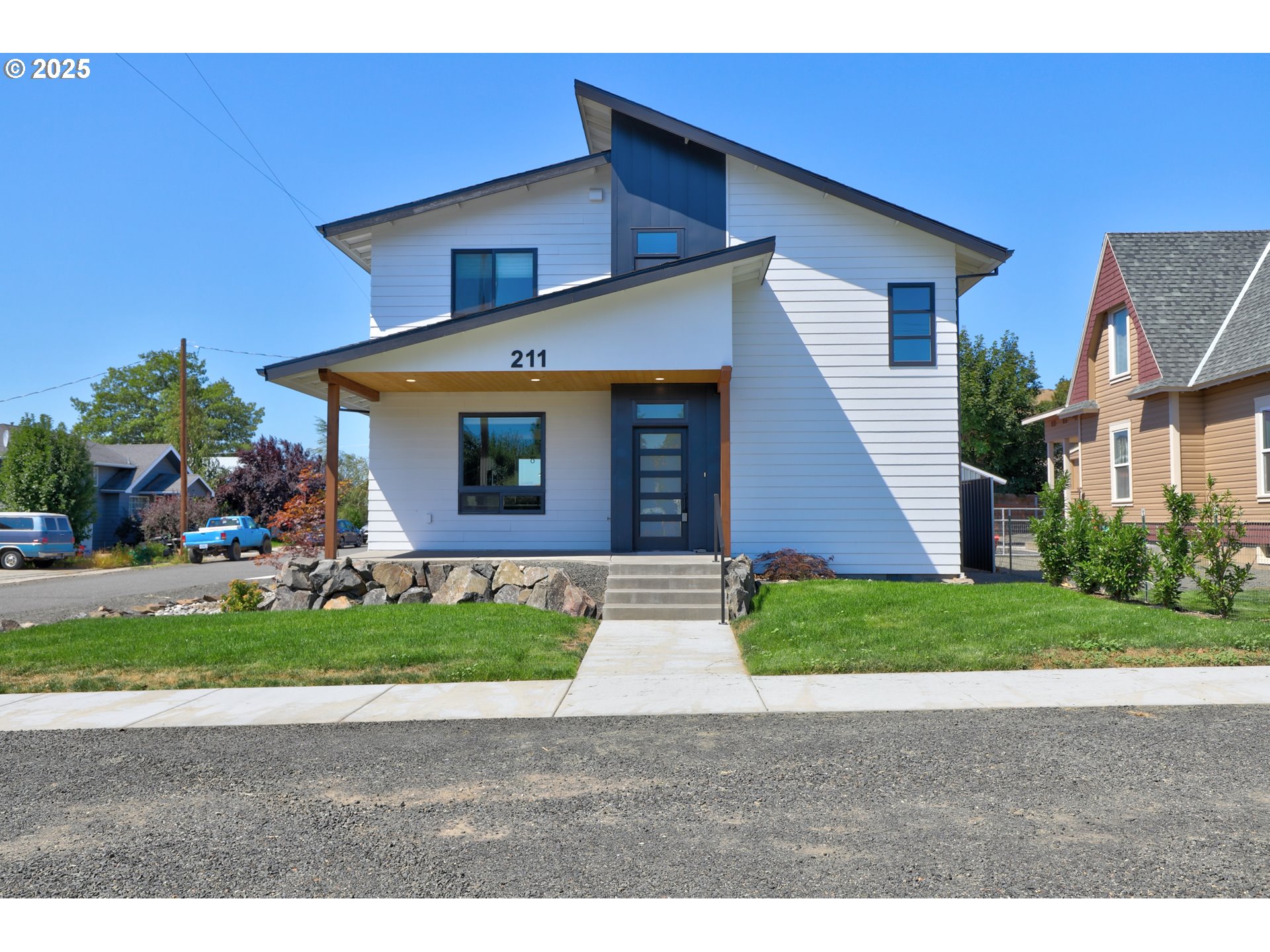 211 Heisler Street Dufur, OR 97021 - Photo 1 of 26 Gallery Image 1