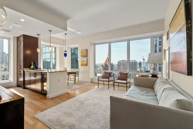 $7,900 | 400 Stuart Street, Unit 15J, Boston, MA 02116