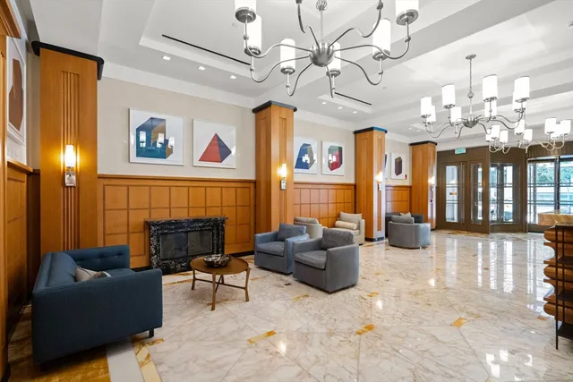 $7,900 | 400 Stuart Street, Unit 15J, Boston, MA 02116