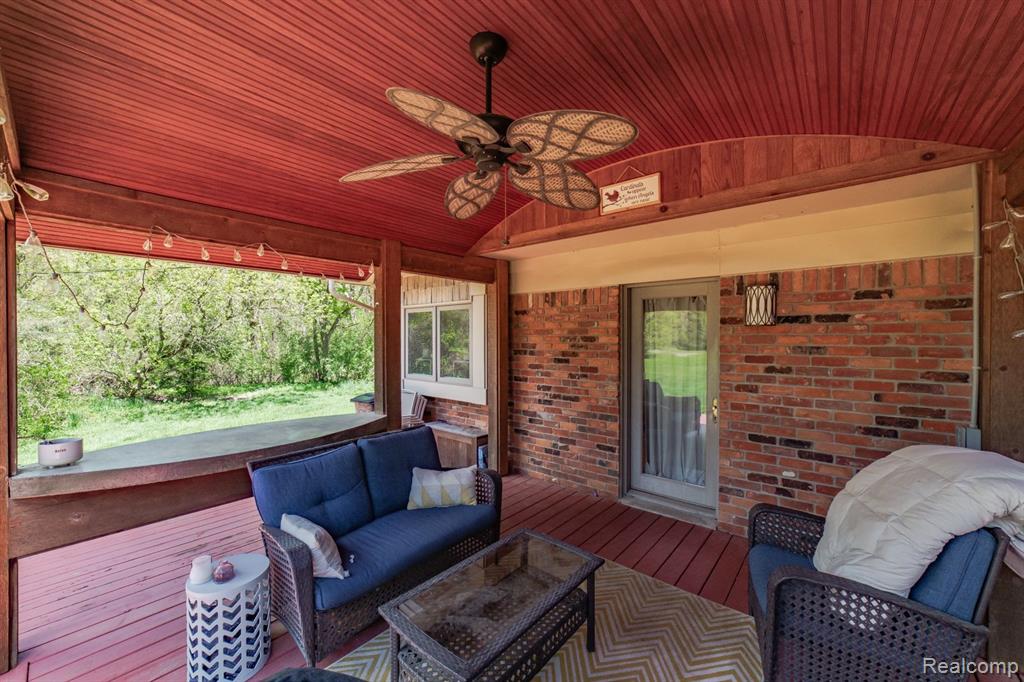 6733 Ridgewood Road Clarkston, MI 48346 - Photo 36 of 43
