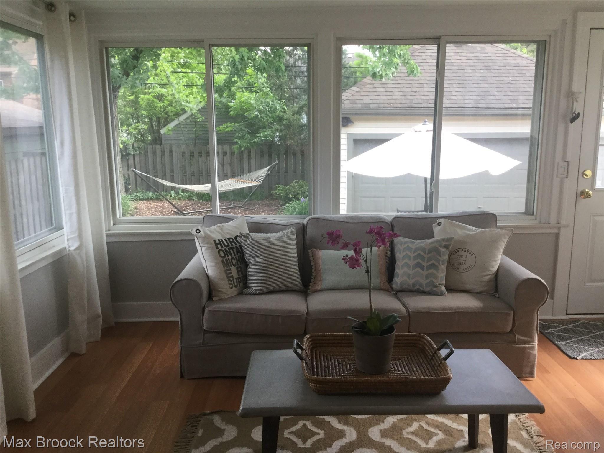 80 Wellesley Drive Pleasant Ridge, MI 48069 - Photo 11 of 39 588BFFC6-D3F7-42AC-855C-AAB038E0FFE2.jpeg
