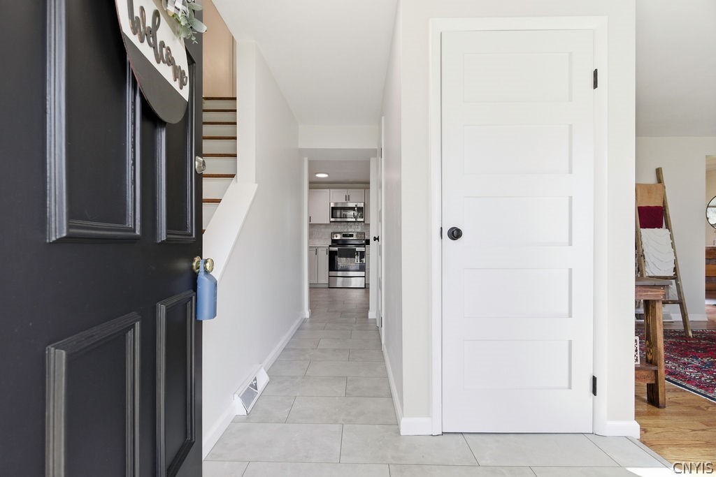 4233 Gemini Path Liverpool, NY 13090 - Photo 2 of 46